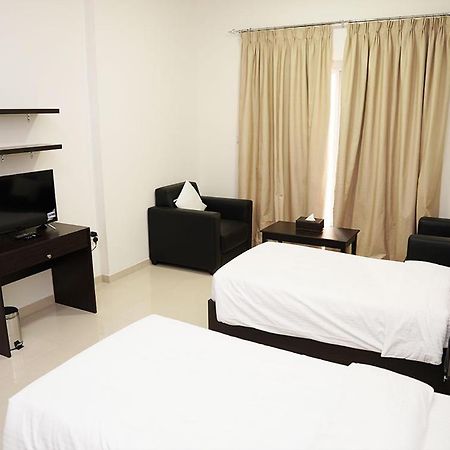 Aurak Guest House Ras al-Khaimah Bagian luar foto
